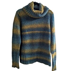 Turtleneck sweater in olive and blue